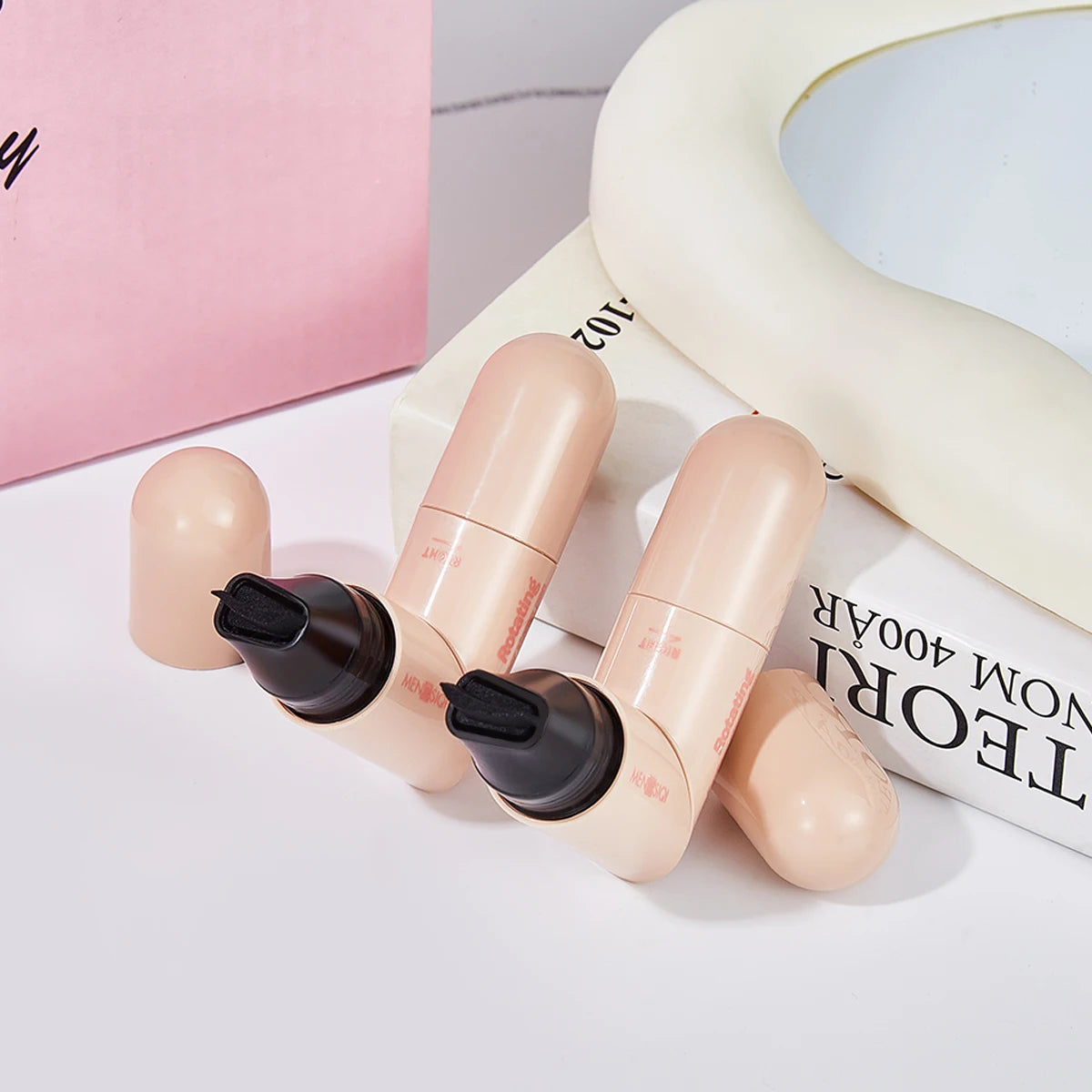 1 Waterproof Eyeliner Pen, Fast Drying, Durable, Smooth and Easy to Color, Can Create a Natural Eye Makeup