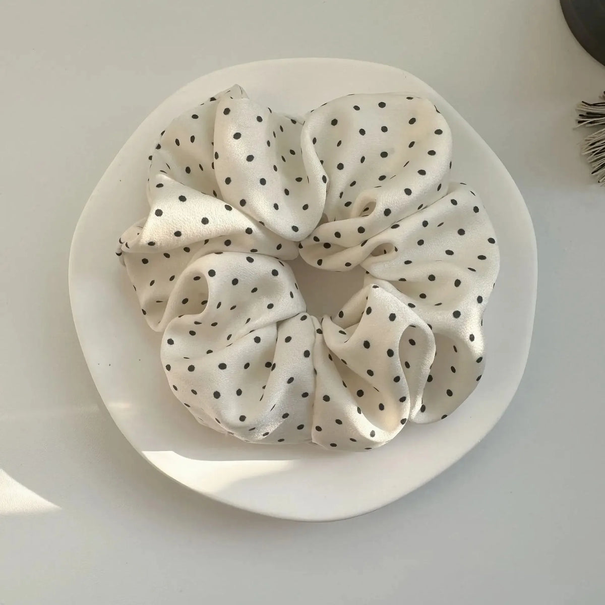 2Pcs Elegant Minimalist Hair Scrunchies for Women Silk Simulation Hair Ties Wave Point Elastic Hair Loop Ponytail Accessories