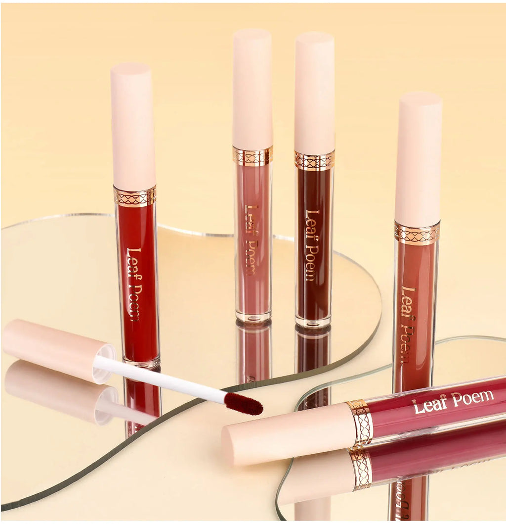 8-Piece Set of Matte Liquid Lipsticks and Lip Glazes - Waterproof, Non-Stick, Long-Lasting Lip Color in Brown, Pink, Purple, and Red Shades, Suitable for Daily Use and Parties