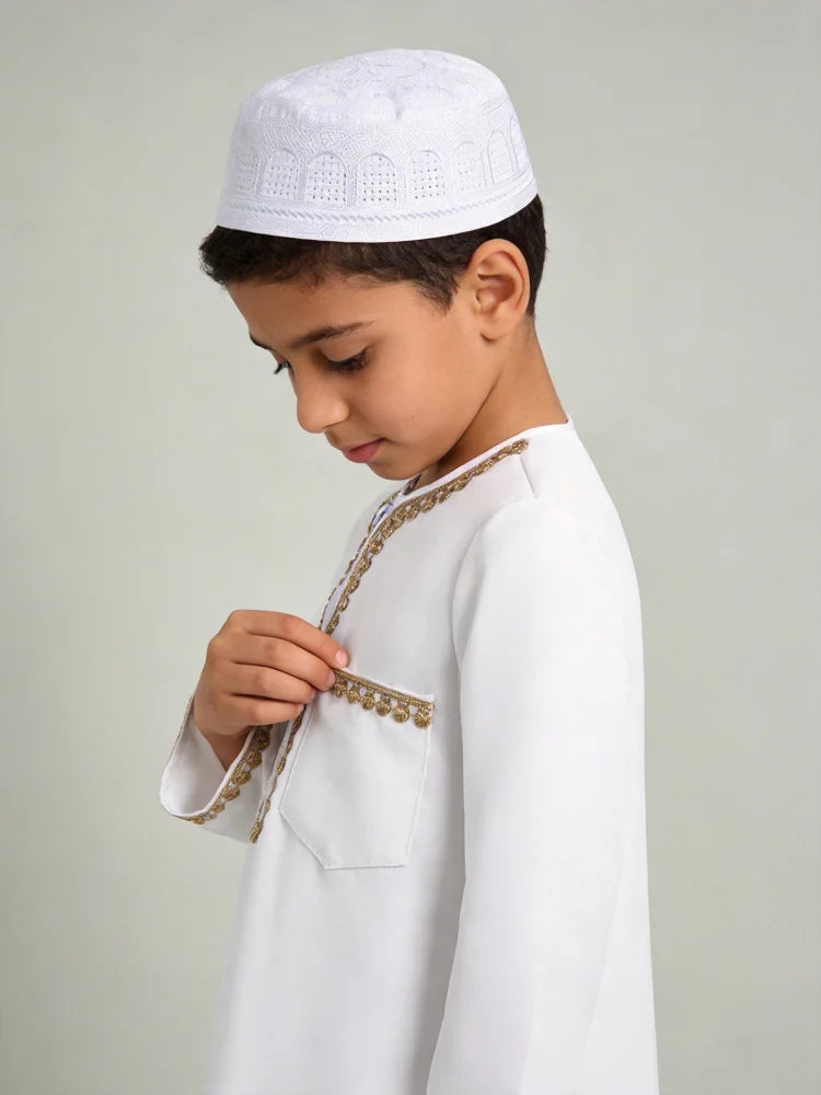 Boys Arabic Thobe White Gold Embroidered Long Sleeve Robe with Kufi Hat Traditional Middle East Dishdasha Kids Elegant Outfit Pe